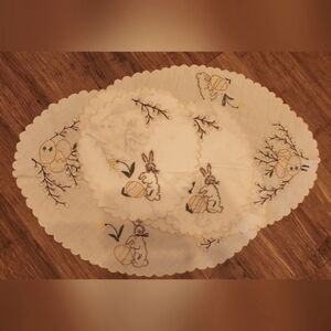 Vintage embroidered Easter linens